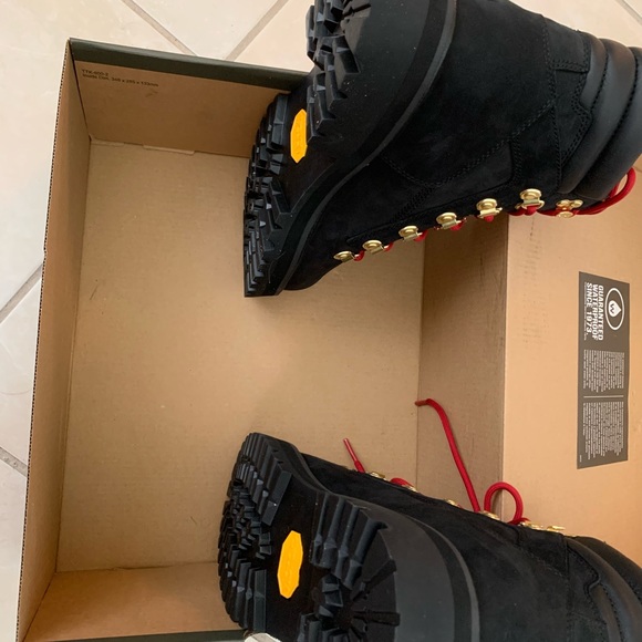 #SOLD# Timberland NIB 6” Premium Vibram Waterproof "Black Nubuck" boots.SIZE 7 - Picture 8 of 16